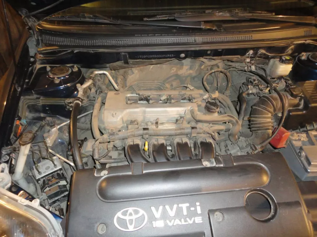 Замена прокладки клапанной крышки Toyota Corolla ZZE120