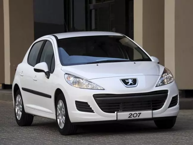 Изменение стиля Peugeot 207.