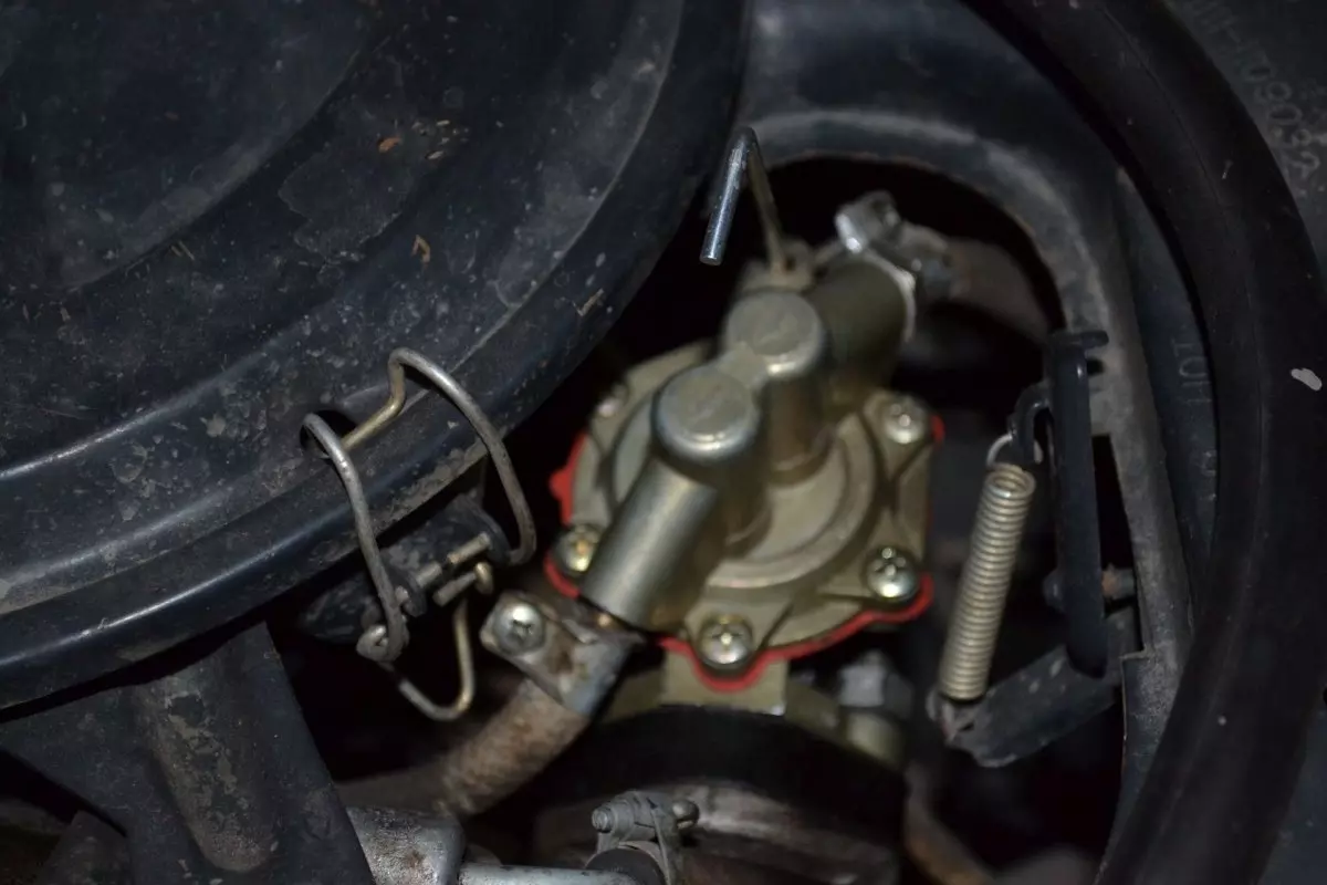 Перегорает предохранитель бензонасоса (4 видео)