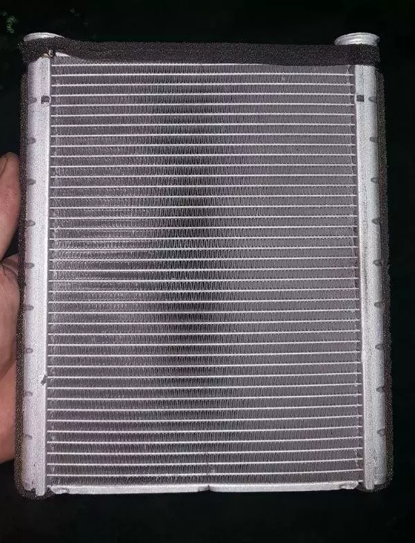 Радиатор печки Тойота Авенсис