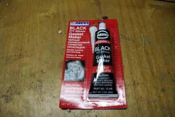 Какой герметик лучше для клапанной крышки (2 видео)
