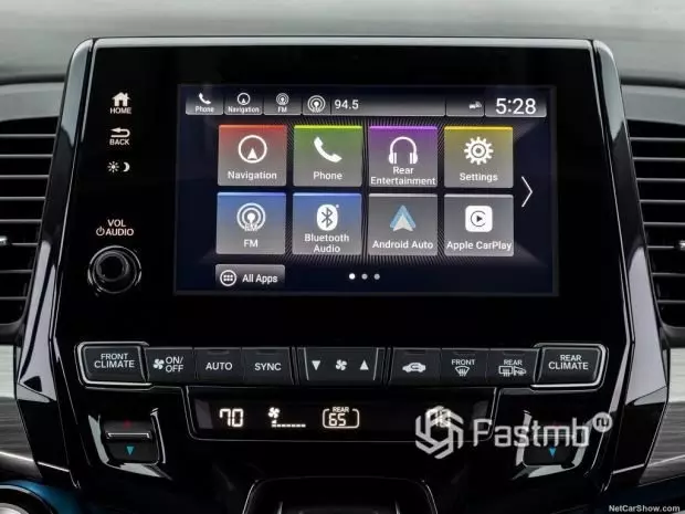 Honda Odyssey 2021, мультимедийная система