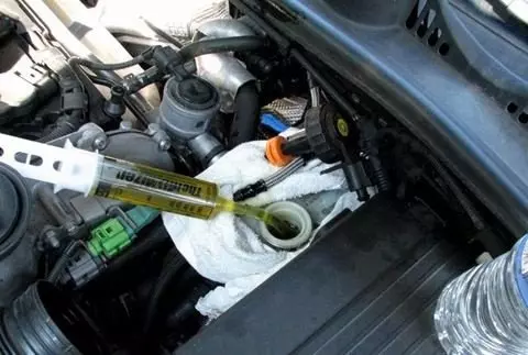 Замена тормозной жидкости Volkswagen Jetta