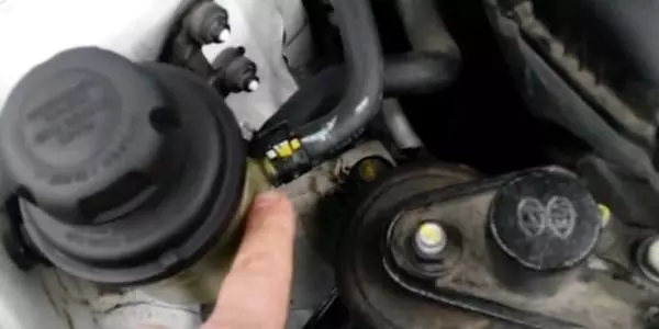 Замена масла в ГУР на Hyundai Solaris