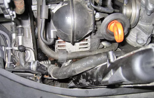Как самостоятельно заменить радиатор на автомобиле Volkswagen Golf Plus