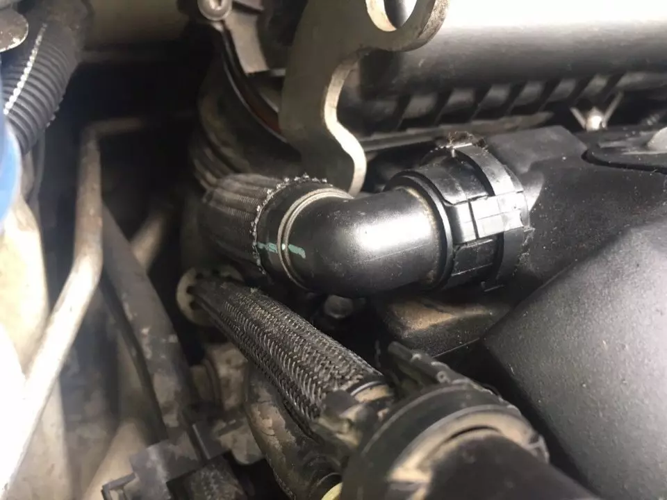 Замена прокладки клапанной крышки Peugeot 207
