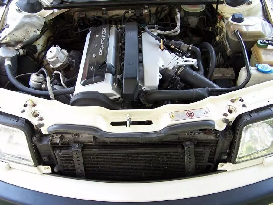 Двигатель Audi S4 C4