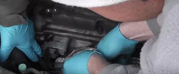 Замена прокладки клапанной крышки в Suzuki SX4